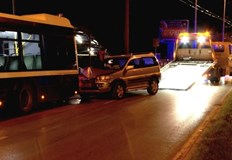 Катастрофата е станала на спирка а водачът на колата е