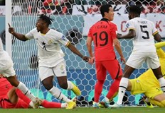 62 годишният Кевин Дейвис е бил приет в болница след поражението