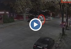 Видеото е от охранителни камери в Перник от деня в
