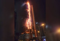 Огънят е избухнал близо до Бурдж ХалифаПожар се разрази рано