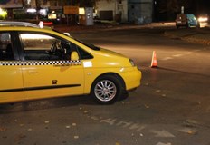 Пострадалата е транспортирана към Пирогов с мозъчен хематомШофьорът на такси