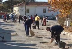 Улиците на село Китка не са ремонтирани изцяло от близо