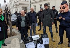 Протестна акция пред Народното събрание НЕ на хартията и кражбата