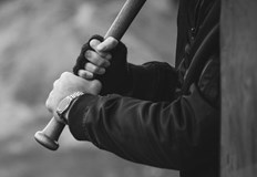 42 годишен мъж ги е налагал с дървена пръчкаХулиганска проява пред