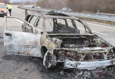 Пострадали нямаЛек автомобил изгоря към 10 00 ч тази сутрин на