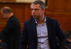 Делян Добрев Категорично сме съгласни с вас че нещо трябва