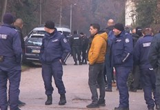 В търсенето се включиха водолази и експерти пещерняциПети ден ще