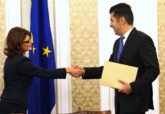 В групите е възможно да участват и представители на служебното