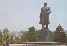 Къде и при какви условия Община Русе съхранява демонтираните паметници