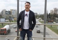 Той е Антони Христов и близо 40 години живее отвъд