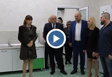 В сградата на лабораторията ще бъдат разположени кабинетите и на