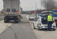 Патрул от районното управление в Нови пазар отработвал леко пътнотранспортно