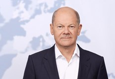 Германският канцлер е във Виетнам с 12 членна бизнес делегацияГерманският канцлерОлаф Шолц