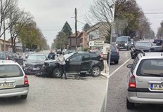 Инцидентът е станал в град Сливо полеДва автомобила са се ударили