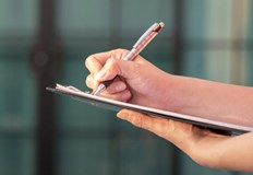 Протестиращите се събраха около паметника на Цар Освободител в столицатаОбщобългарски