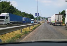 Това уточни зам кметът Димитър НедевВременната забрана за движение на тежкотоварни