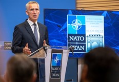НАТО ще продължи да подкрепя Украйна докато е необходимо и