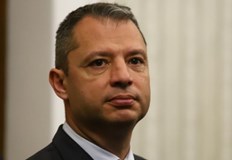 Горивото се надписва с 1 лев и това вече се