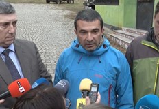 Детето е открито от доброволците от клуба по парапланеризъм Веселин