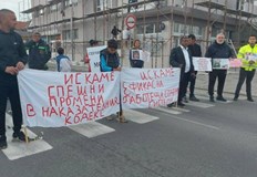 Семейството на детето и жители на пазарджишкото село блокираха движението по