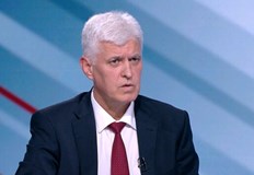 Оградата на границата не е надеждна заяви служебният военен министърОградата по