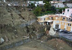 Правителството обяви извънредно положениеЖертвите на свлачището на италианския остров Иския