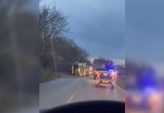 Движението в района се осъществява в едната лентаВременно движението по