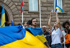 Докато ние мълчим лъжата просто крещи и запушва ушите на