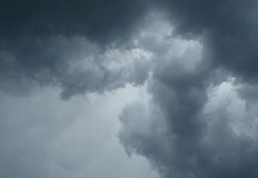 През следващото денонощие над страната ще се задържи предимно облачноНа