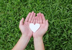 В цял свят милиони хора ще дарят от своите средства