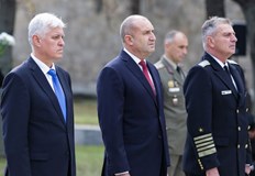 Ритуалът се проведе пред Военния мавзолей костница на Централните софийски гробищаДържавният