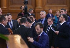 Вчера депутатите прекараха часове в спорове а накрая приеха само
