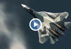 Изтребителят Су 57 е вдигнат от летеца изпитател на Конструкторското бюро Сухой Сергей