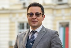 В мобилната приемна Александър Пулев ще разговаря и с представители