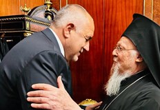 Борисов изцежда и последните капки пиар с посещението си в