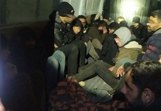 В микробуса са открити 20 чужденци самоопределящи се за сирийциНезаконно