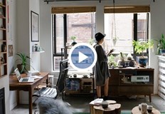 В замяна на това работещите биват компенсирани с бонуси и