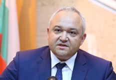 Събрани са значителни доказателства прокуратурата трябва да повдигне обвинения добави министър