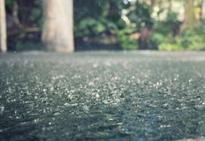 Облаци и дъжд ни очакват в петък с максимални градуси