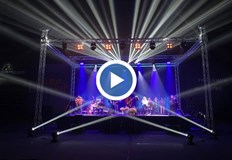 Двама млади фенове ѝ поднесоха изненадаЛили Иванова изнесе концерт тази вечер в