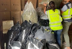 Задържаните при операцията 20 души са на възраст от 20