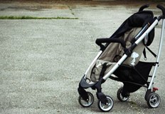 За бебето се грижи доведената майка на 14 годишния му баща Асеновградският