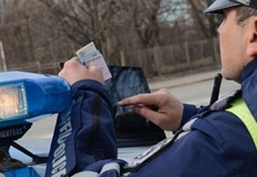 Водач употребил наркотични вещества установиха служители на полицейското управление в