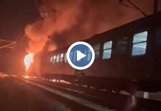 Пламъците се виждали от автомагистрала Хемус Влакът София Варна гори след