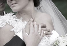 Младоженците помолили гостите вместо да им подаряват букети и вести