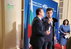 Насилникът си остава насилник Простакът си остава простак Милиционерът си