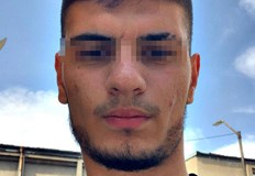 На клипа се вижда и как бияча от Русе пие течност наподобяваща