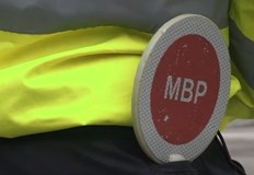 Двамата униформени са били командировани в Благоевградска област с антикорупционна