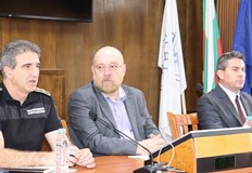 Тренировката е планирана отдавна и няма нищо общо с кризата