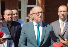 Подавам оставка от поста министър в правителството заяви лидерът на